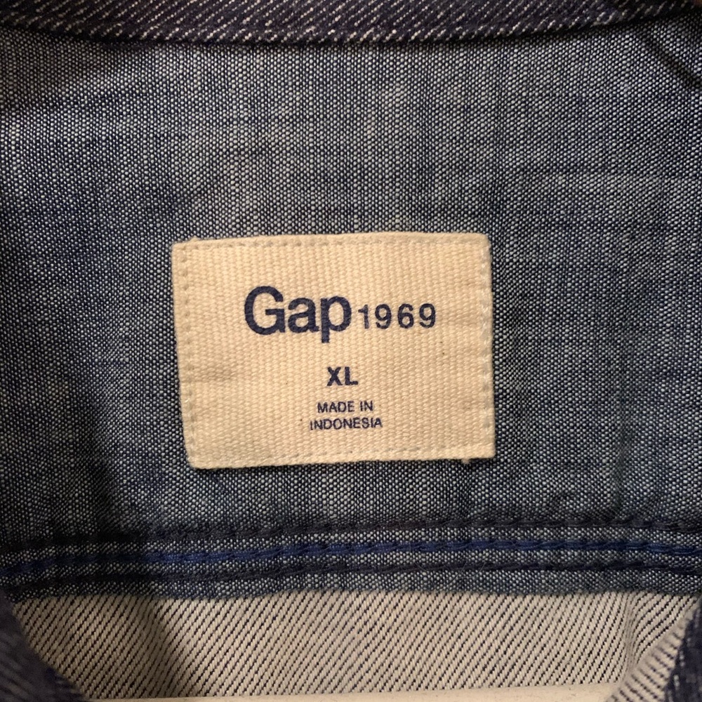 Gap blue jean button down